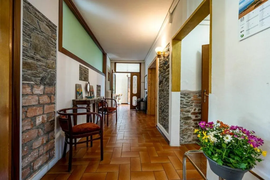 Villa Lago Ground Floor- Pet Friendly Stay-Private Garden-Parking-Lake View - Bike Friendly Holiday House Colico 0*,  Italy