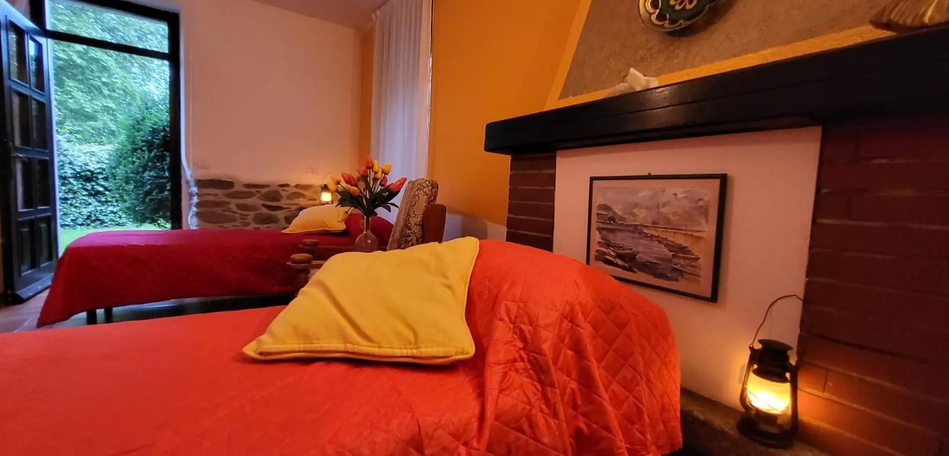 Villa Lago Ground Floor- Pet Friendly Stay-Private Garden-Parking-Lake View - Bike Friendly Holiday House Colico Apartment