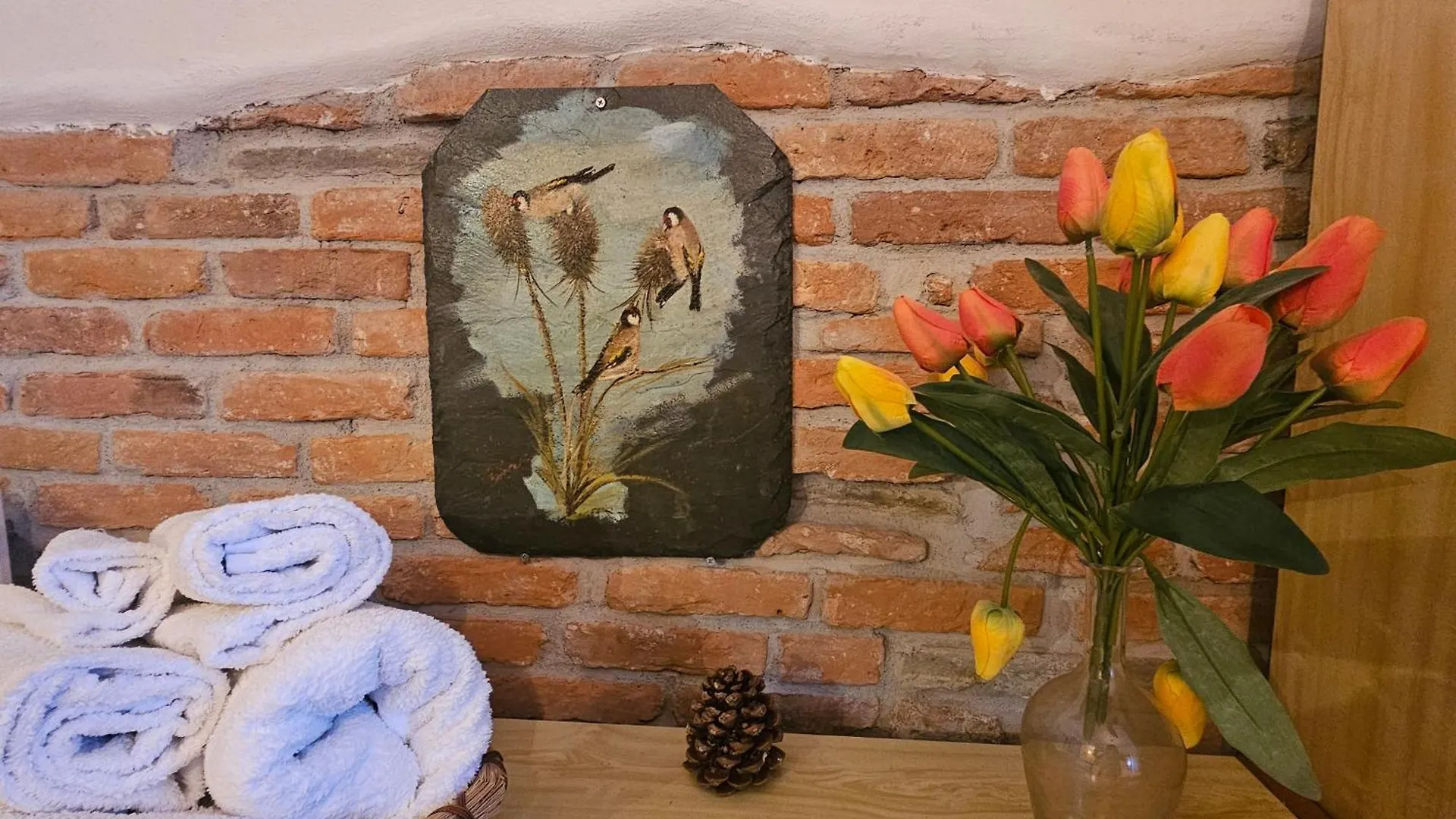 Villa Lago Ground Floor- Pet Friendly Stay-Private Garden-Parking-Lake View - Bike Friendly Holiday House Colico 0*,  Italy