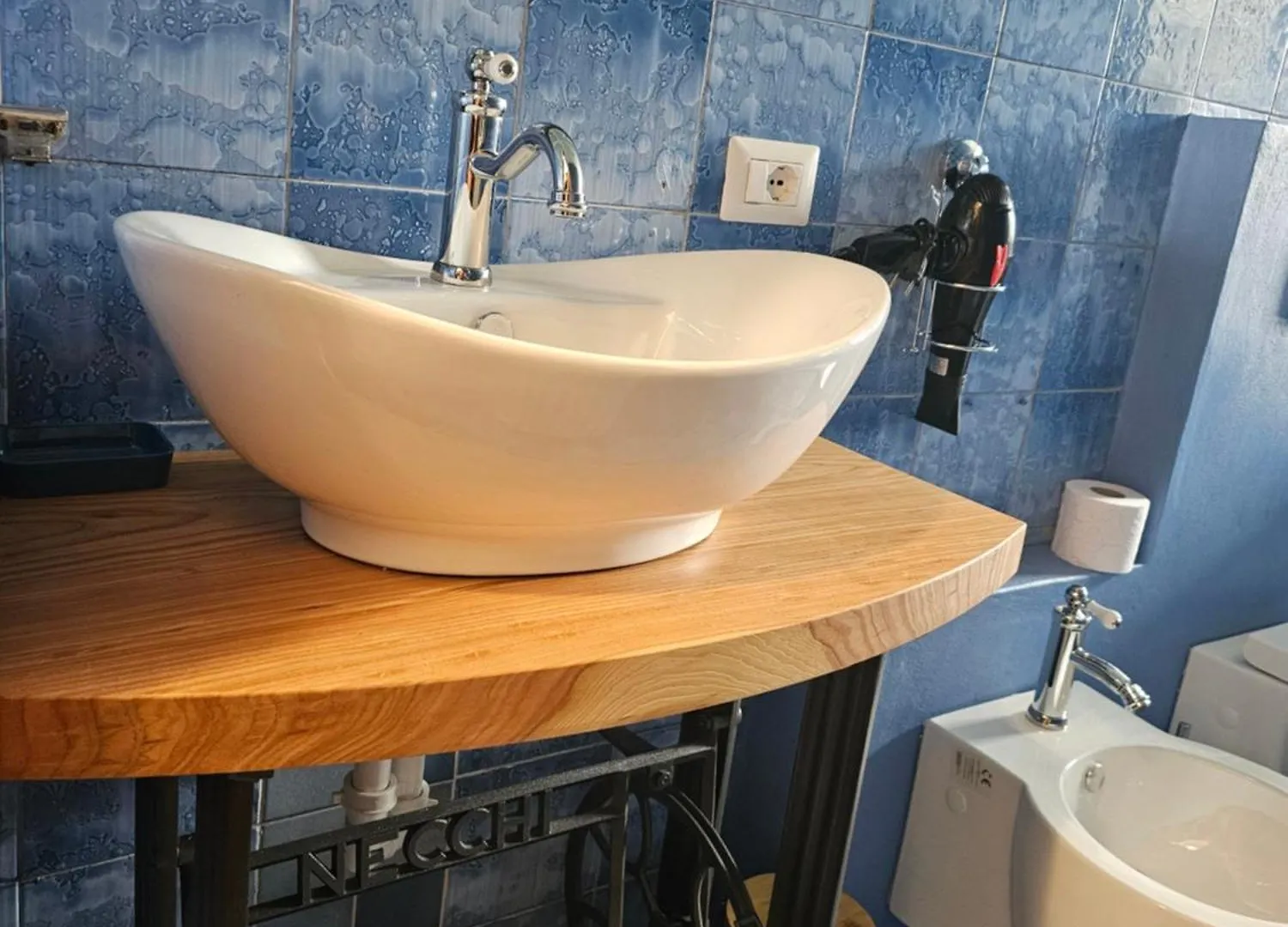 Villa Lago Ground Floor- Pet Friendly Stay-Private Garden-Parking-Lake View - Bike Friendly Holiday House Colico 0*,  Italien